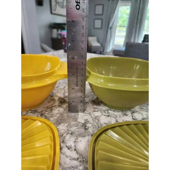 2 Tupperware Containers Green & Yellow Bowls 840-4 With Sunburst Lids Vintage - Picture 4 of 5